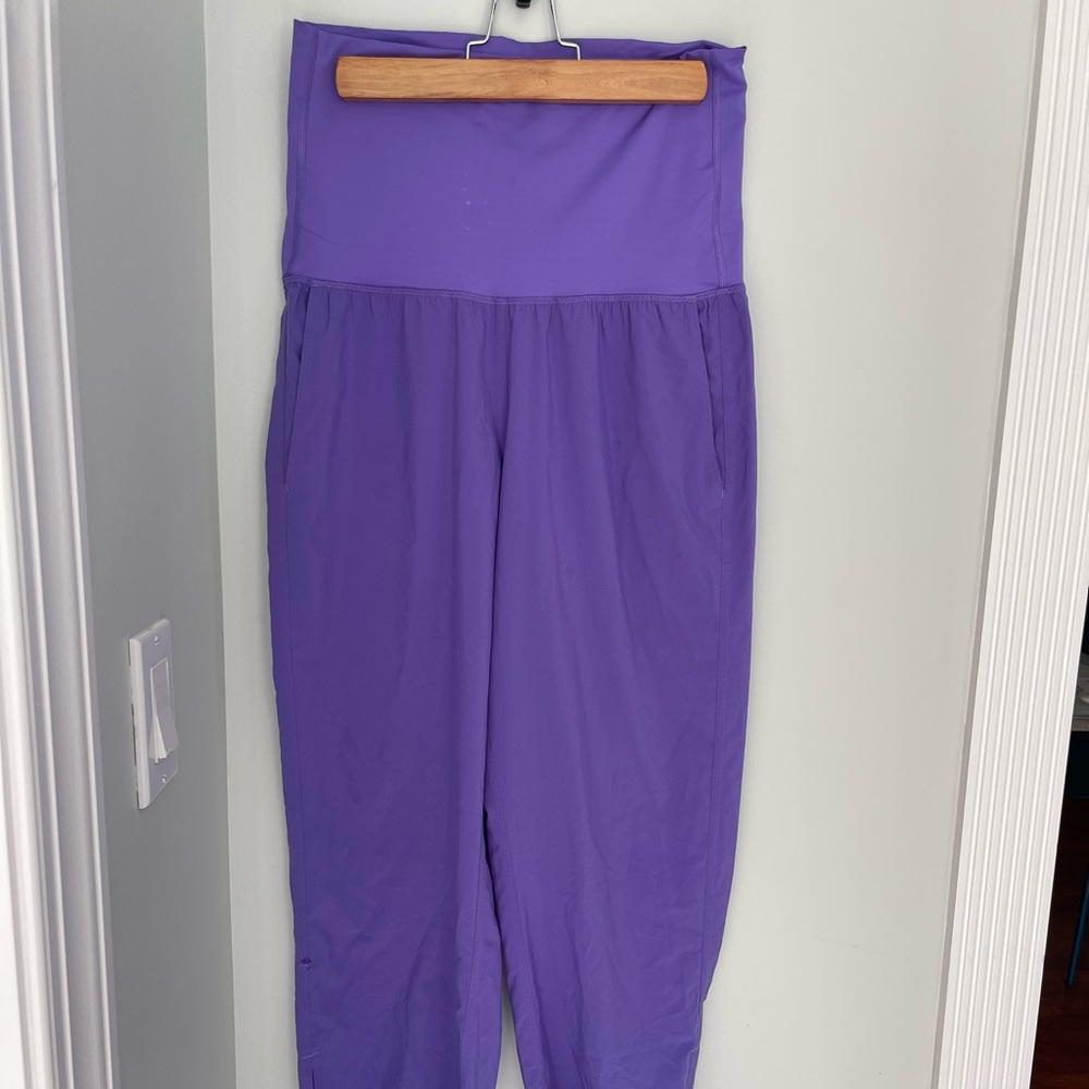 Lululemon Lavender Super High-Rise Dance/Jogger Pants Size 6